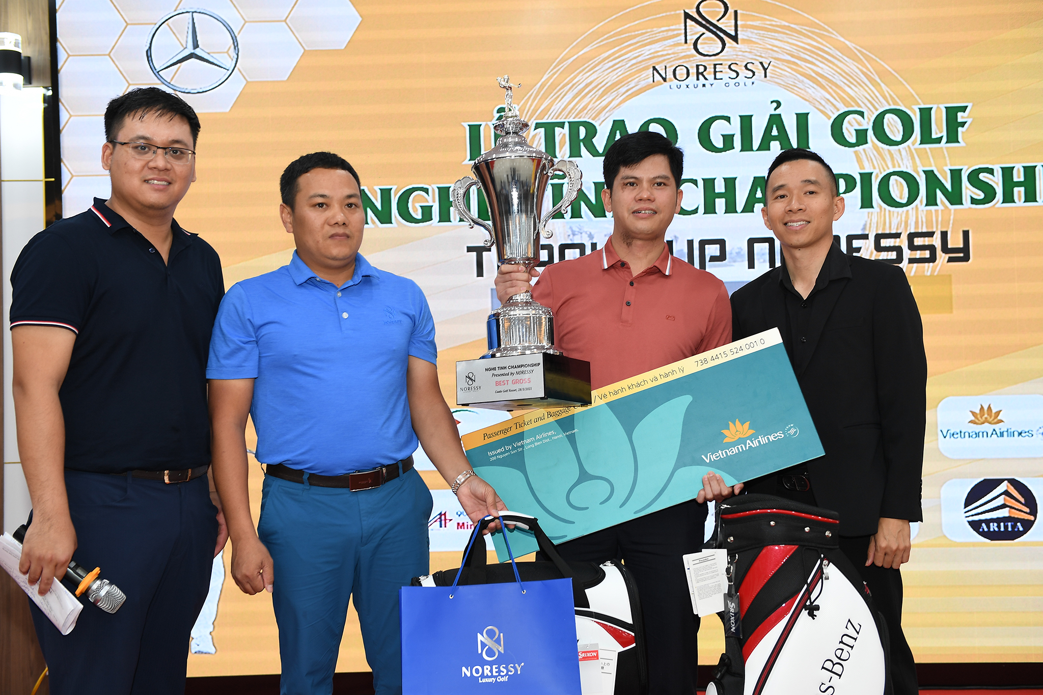 Golfer Đậu Ngọc Linh là người xuất sắc giành chức vô địch Nghệ Tĩnh Championship với thành tích 79 gậy